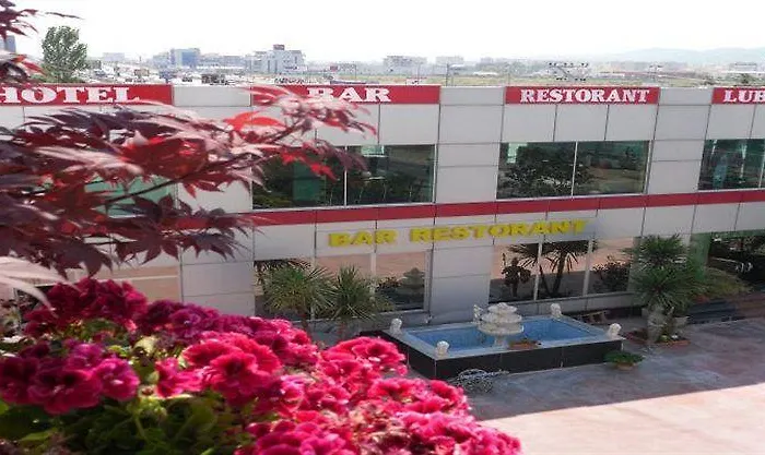 卢比亚纳酒店 Yrsheku