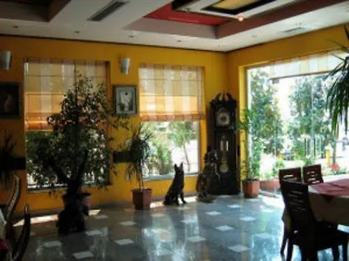 卢比亚纳酒店 Yrsheku